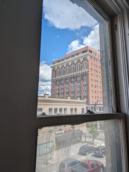 More Photos Of 911-917 W 1st Ave, Spokane Office For Sale
