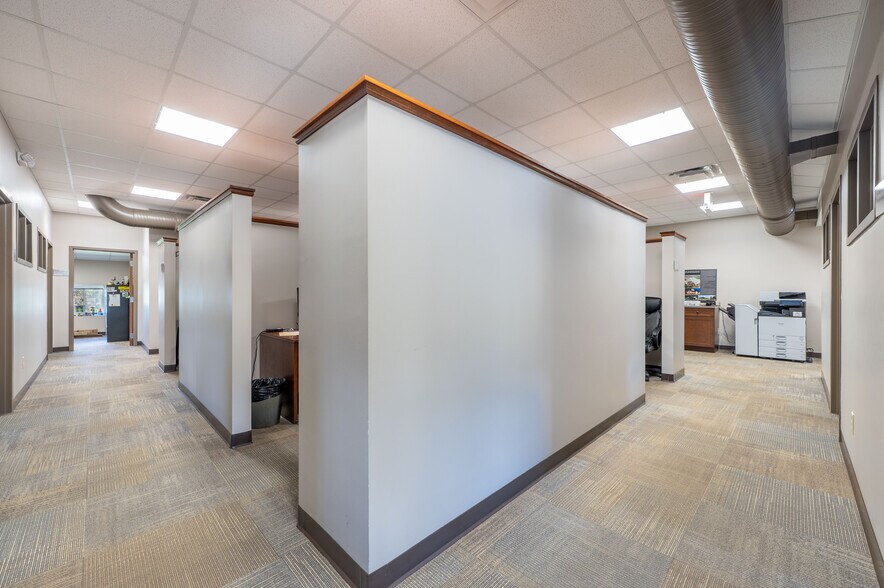 More Photos Of 2050 Reiser Ave SE, New Philadelphia Warehouse For Sale