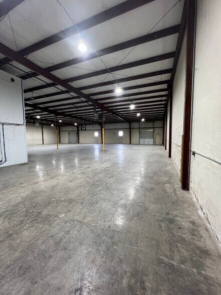 More Photos Of 2403 Kline Ave, Nashville Warehouse For Lease