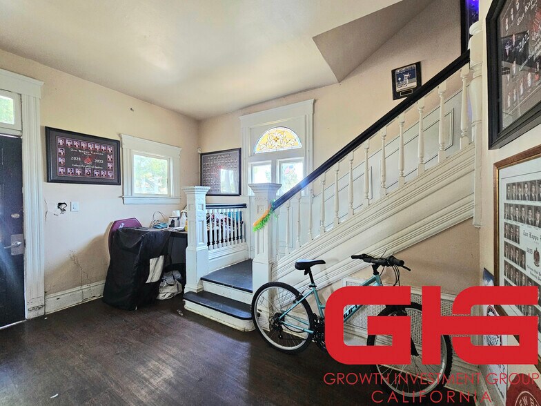 More Photos Of 695 N Main St, Pomona Apartments For Sale