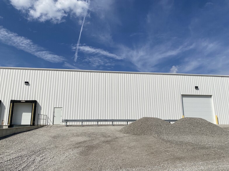 Primary Photo Of 55939 Trabue Ln, New London Warehouse For Lease