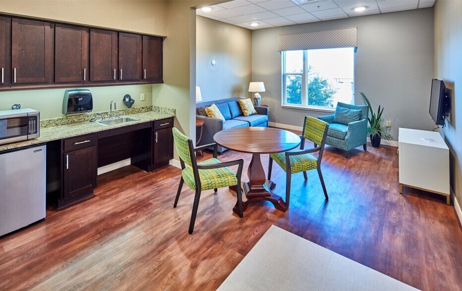 More Photos Of 8130 Meadow Rd, Dallas Healthcare For Sale