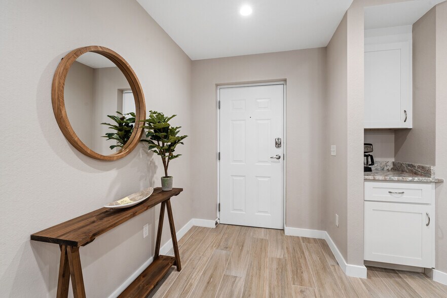 More Photos Of 5126 Coronado Pky, Cape Coral Apartments For Sale