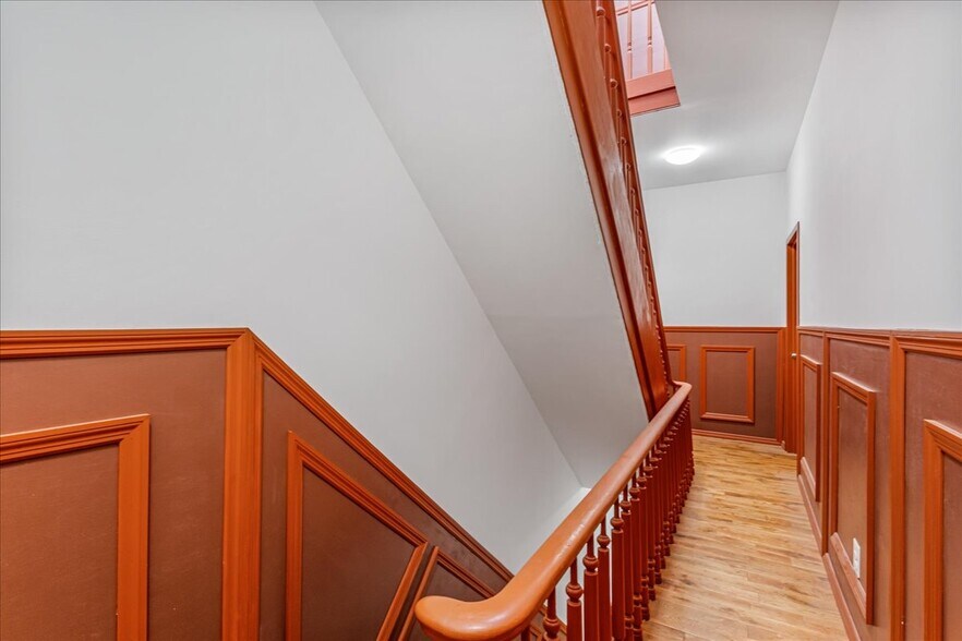 More Photos Of 37 Jewel St, Brooklyn Apartments For Sale