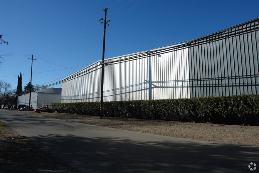 More Photos Of 2020 Esplanade Rd, Chico Light Manufacturing For Sale