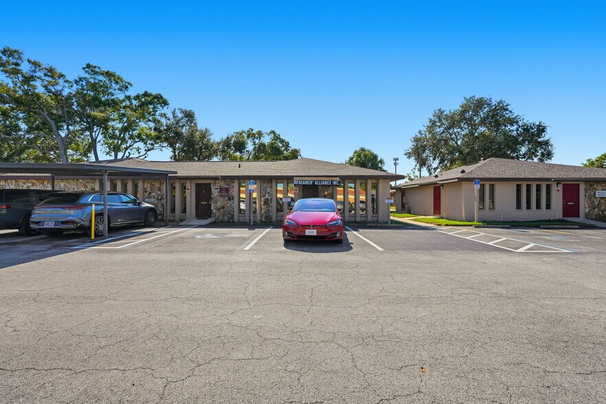 Primary Photo Of 516 Lakeview Rd, Clearwater Medical For Lease