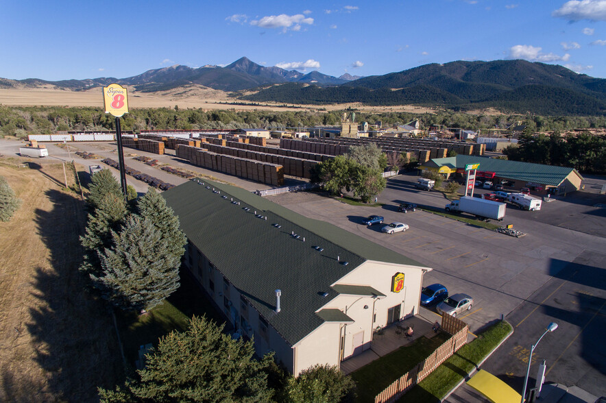 More Photos Of 105 Centennial Dr, Livingston Hotel For Sale