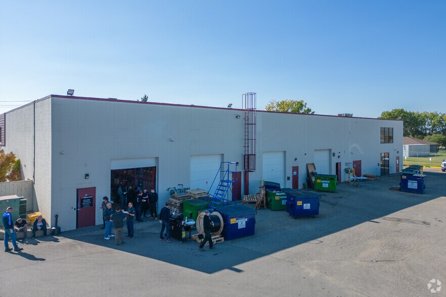More Photos Of 4001A 19 St NE, Calgary Warehouse For Lease