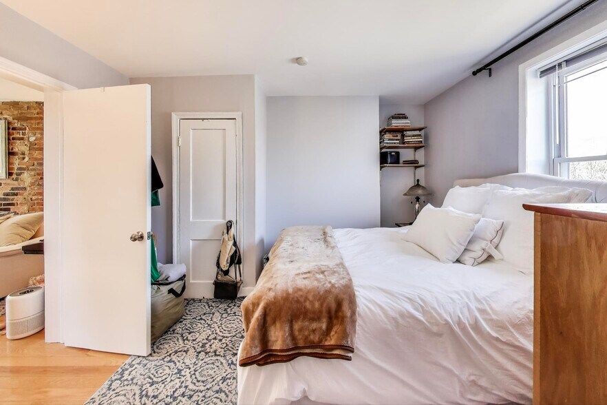 More Photos Of 1317 Corcoran St NW, Washington Apartments For Sale