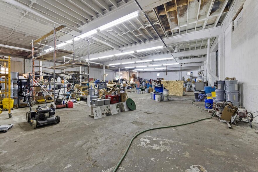 More Photos Of 223 Fearing Blvd, Toledo Freestanding For Lease