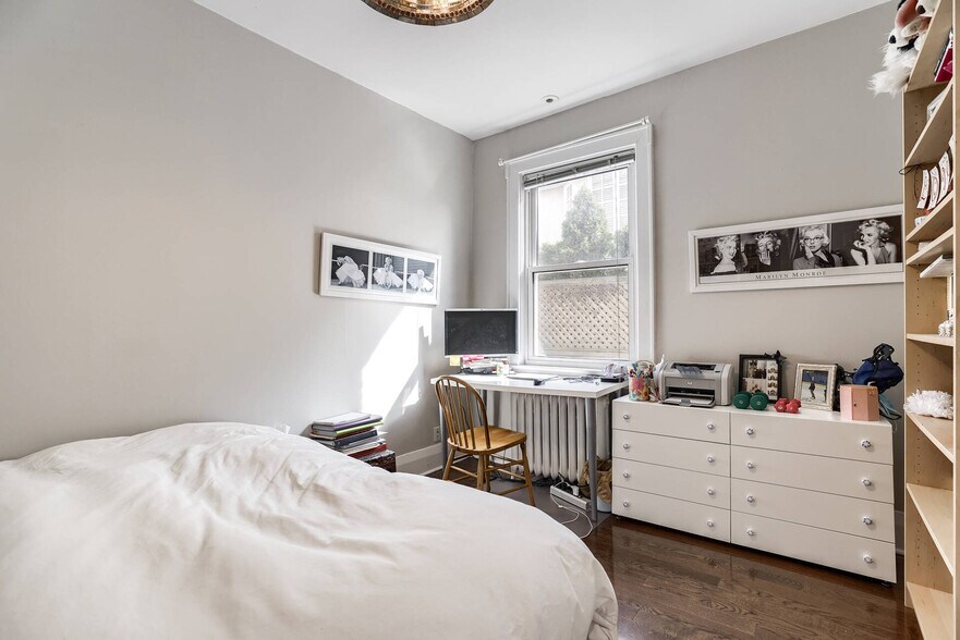 More Photos Of 4 Oriole Gdns, Toronto Apartments For Sale