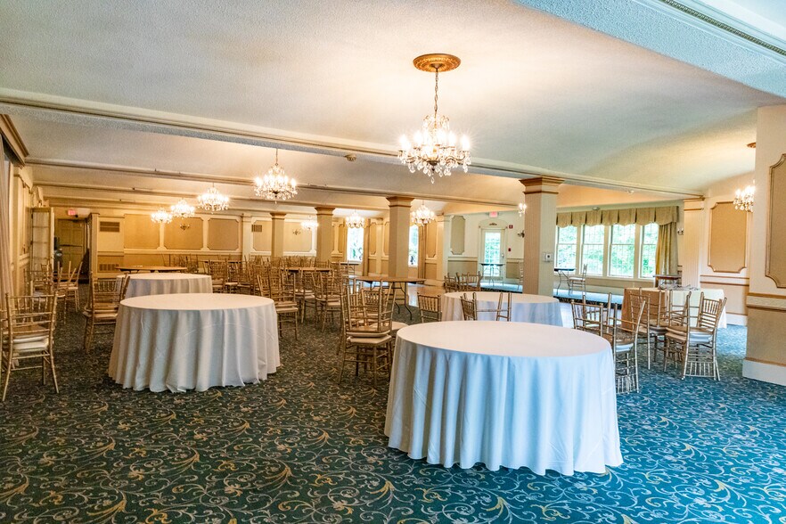 More Photos Of , Brookfield Unknown For Sale