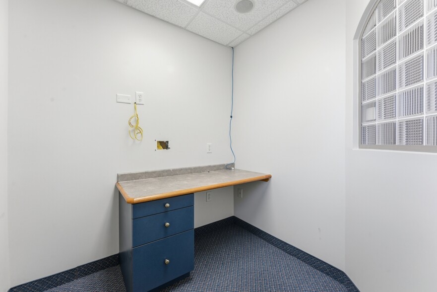 More Photos Of 75 Van Deene Ave, West Springfield Office For Lease