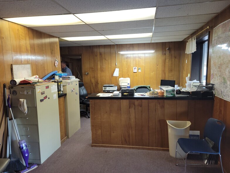 More Photos Of 755 E Hamilton Ave, Franklin Office For Sale