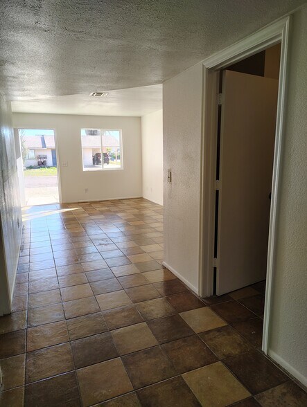 More Photos Of 2560 S Yavapai Rd, Apache Junction Multifamily For Sale