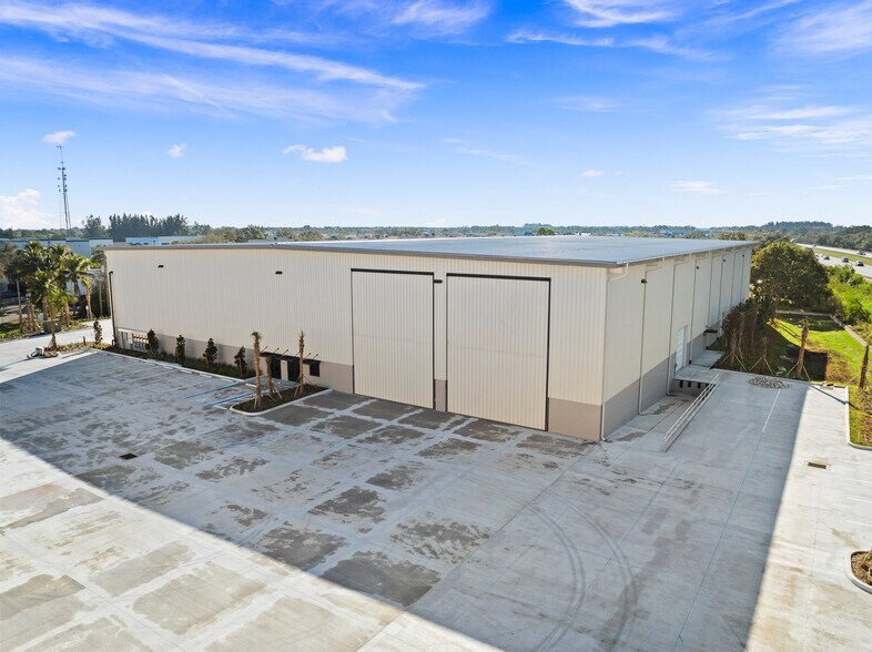 More Photos Of 1330 SW Commerce Way, Stuart Warehouse For Lease