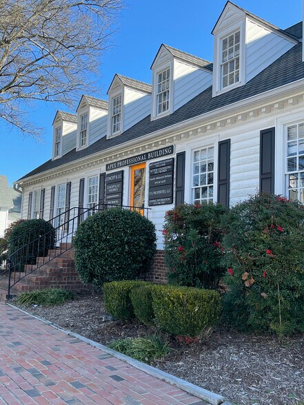 More Photos Of 307 S Salem St, Apex Office For Lease