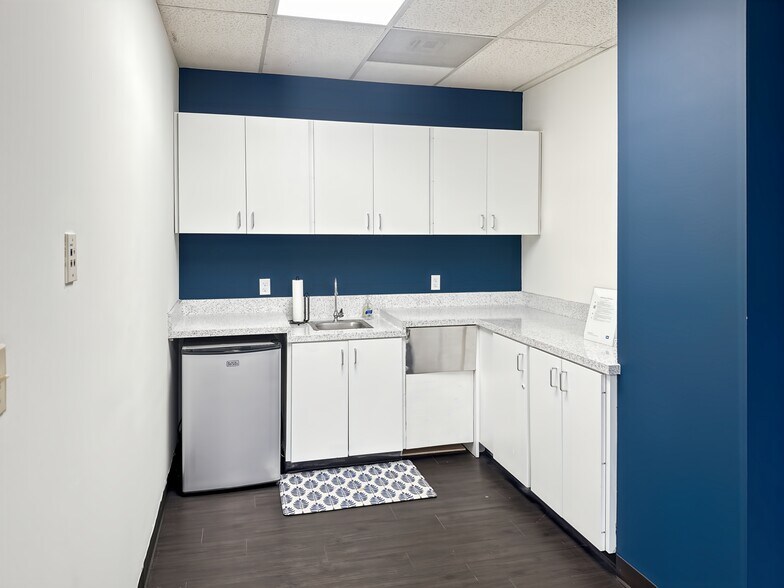 More Photos Of 8918 Tesoro Dr, San Antonio Coworking Space