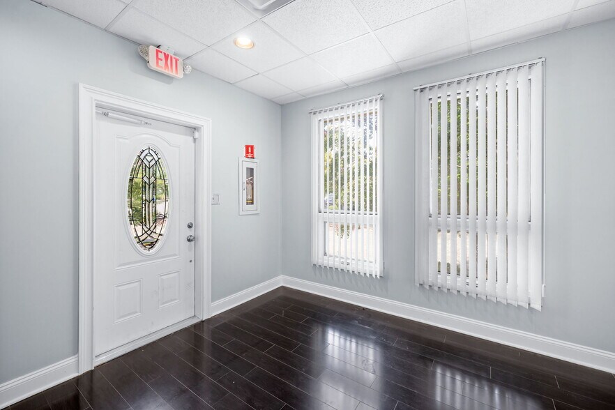 More Photos Of 1152 Executive Cir, Cary Medical For Lease