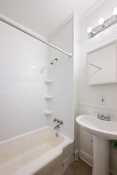More Photos Of 419 Belmont Ave, Shelbyville Multifamily For Sale