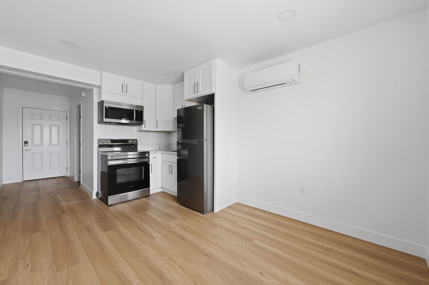 More Photos Of 2005 Highland Ave, National City Apartments For Sale