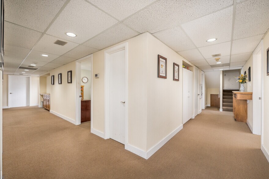 More Photos Of 909-919 Elm St SW, Albany Medical For Sale