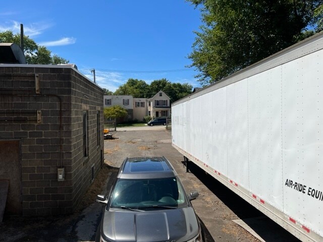 More Photos Of 100 Beecher Ave, Cheltenham Warehouse For Lease