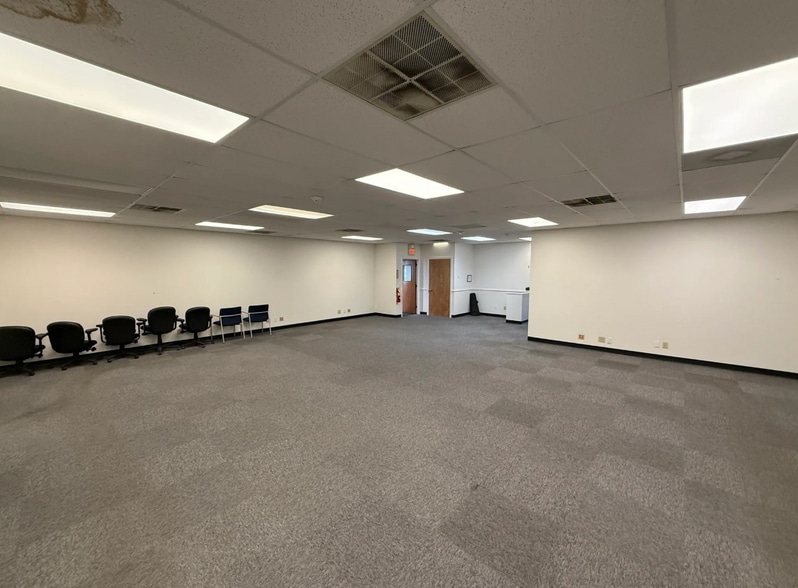 More Photos Of 8 Minneakoning Rd, Flemington Warehouse For Sale