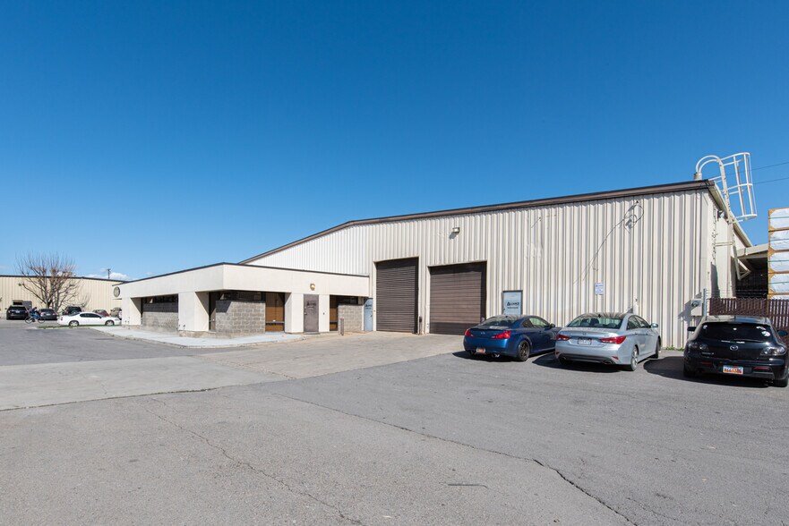 More Photos Of 701 S 100 E, Provo Manufacturing For Lease