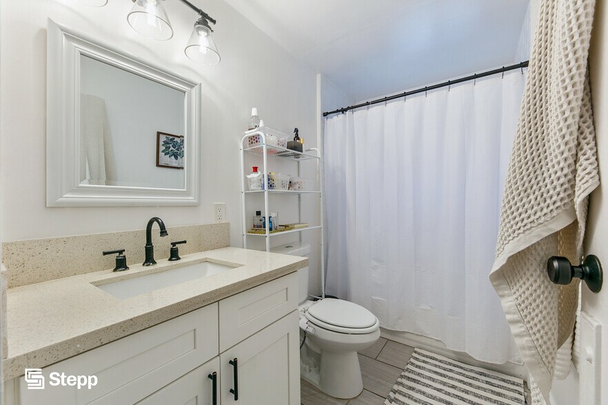 More Photos Of 1325-1331 E Ocean Blvd, Long Beach Apartments For Sale