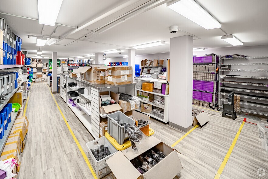 More Photos Of 635 Ygnacio Valley Rd, Walnut Creek Freestanding For Sale