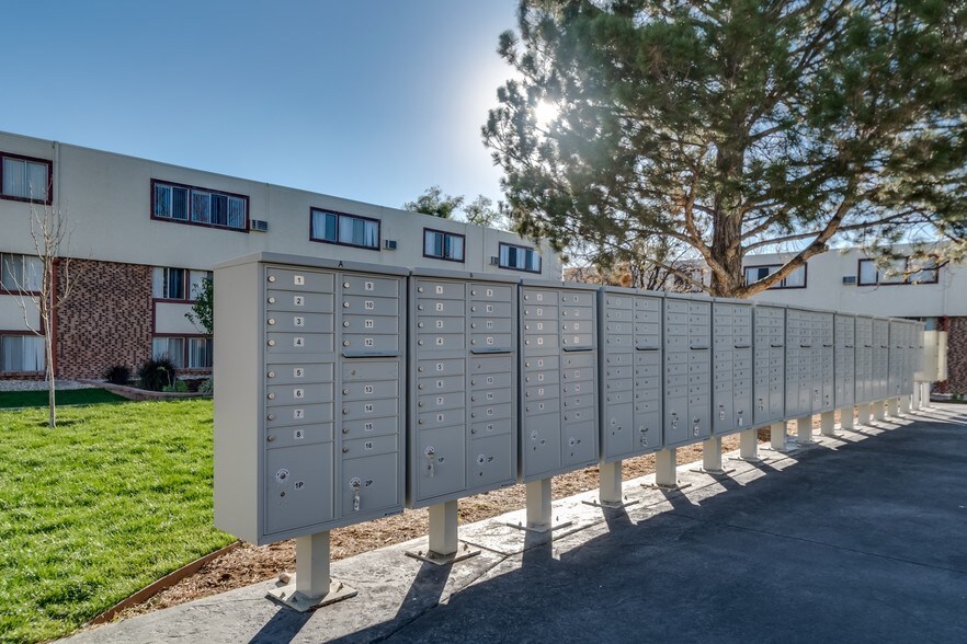 More Photos Of 2025 Jerry Murphy Rd, Pueblo Apartments For Sale