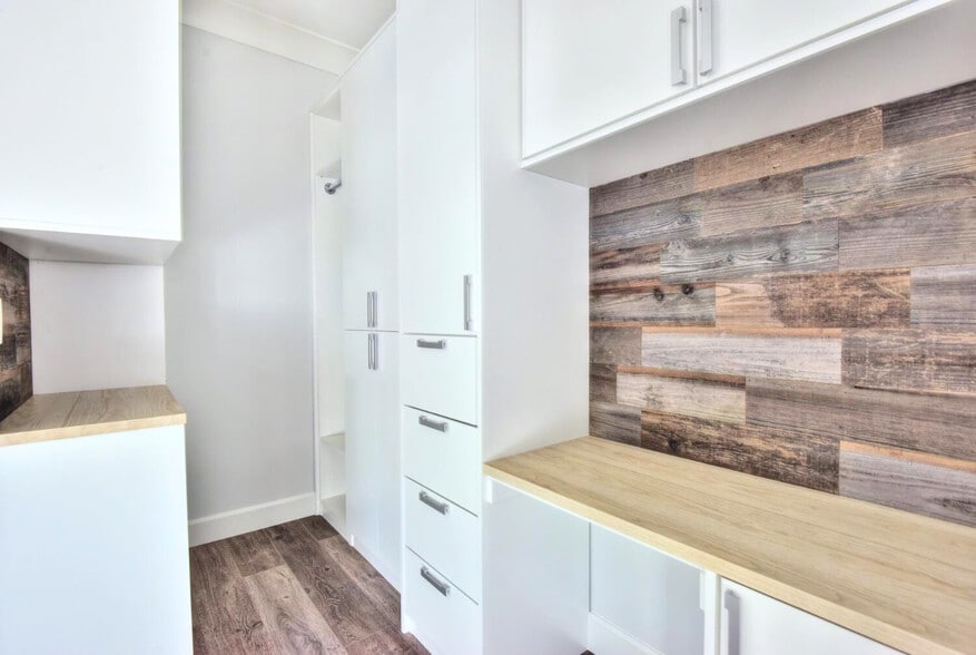 More Photos Of 251 Middlefield Rd, Palo Alto Apartments For Sale