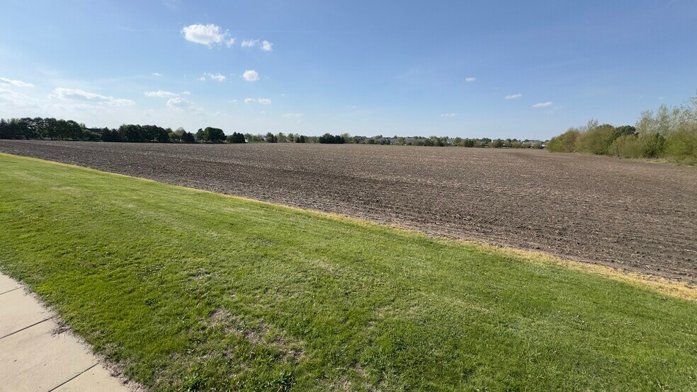 More Photos Of Pin 14-11-477-001 Northtown And Pipeline Rds, Normal Land For Sale