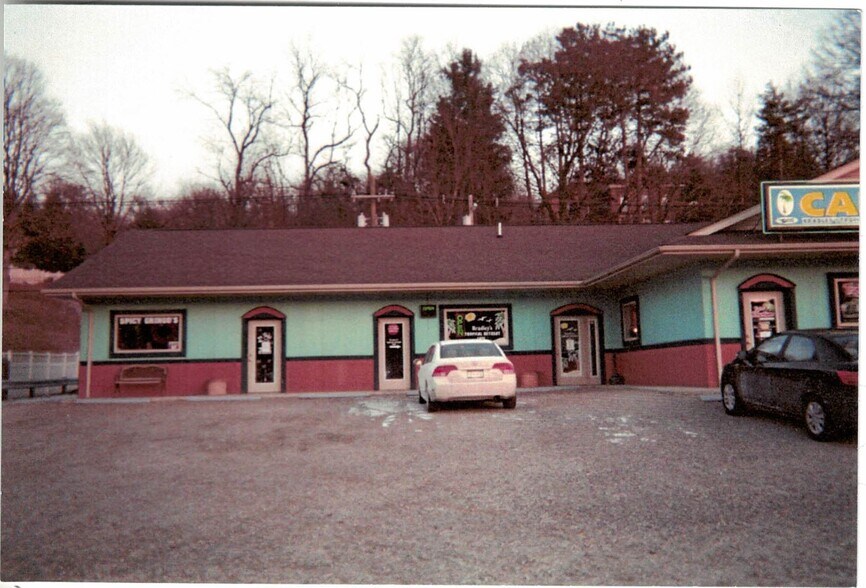 More Photos Of 1420 Commerce St, Wellsburg Office For Sale