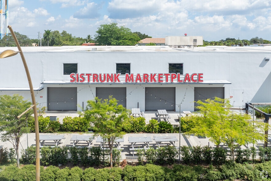 More Photos Of 115 NW 6th St, Fort Lauderdale General Retail For Lease