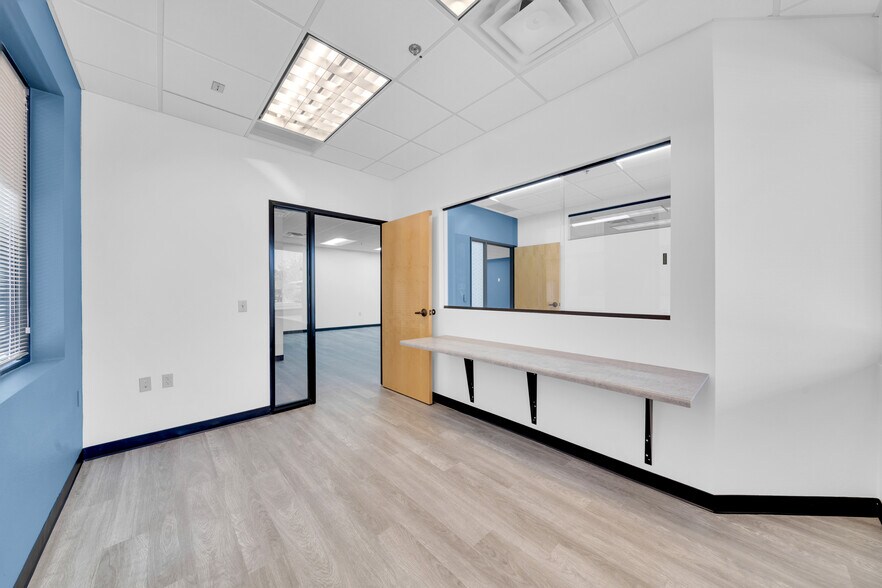 More Photos Of 4729 E Union Hills Dr, Phoenix Medical For Sale
