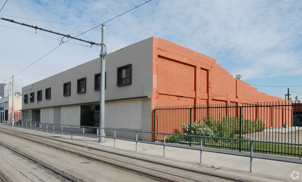 More Photos Of 1832-1834 S Flower St, Los Angeles Warehouse For Lease