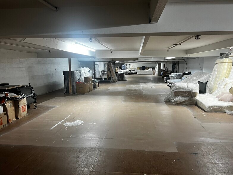 More Photos Of 11727-11729 South St, Artesia General Retail For Lease