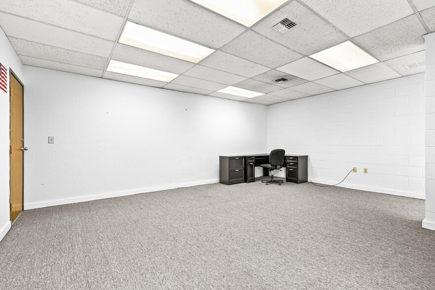 More Photos Of 116 Lithia Way, Ashland General Retail For Sale