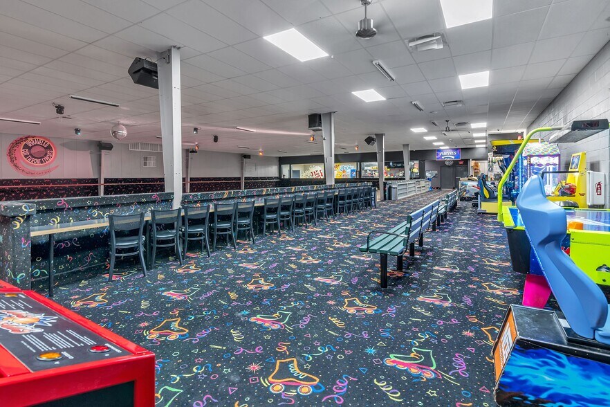 More Photos Of 7628 Corina Dr, Fort Worth Skating Rink For Sale