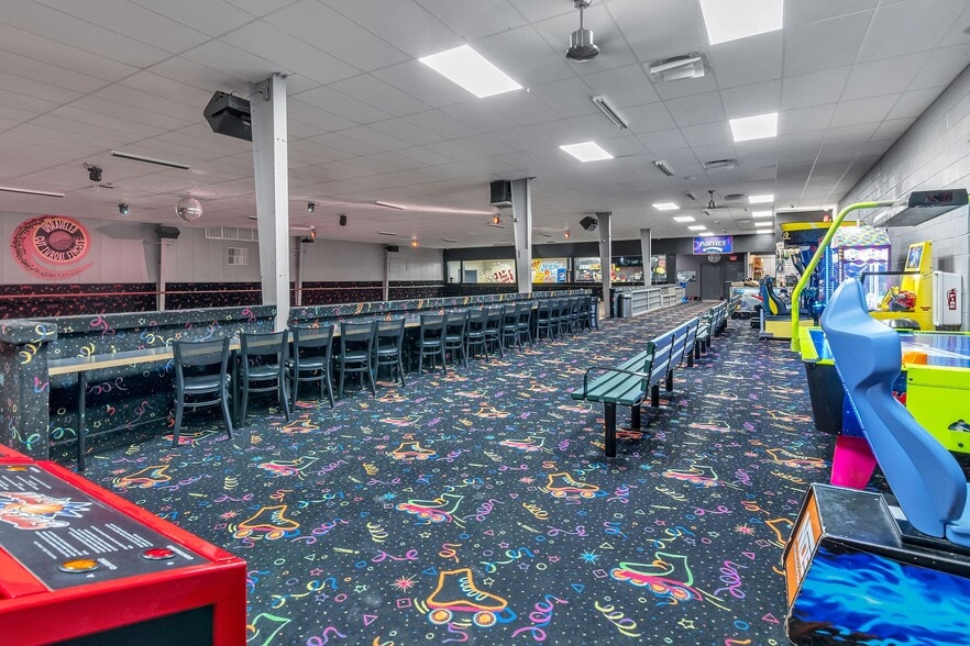 More Photos Of 7628 Corina Dr, Fort Worth Skating Rink For Sale