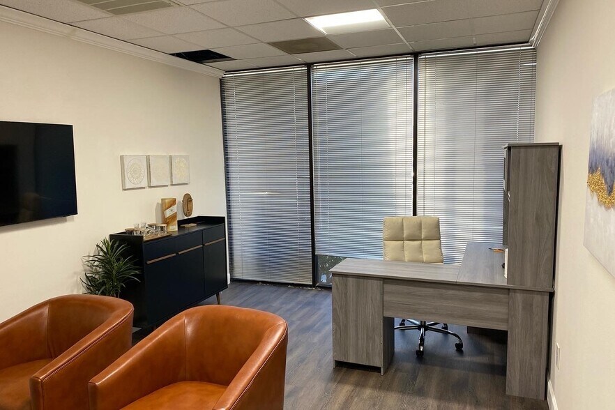 More Photos Of 16850 Saturn Ln, Houston Office For Lease