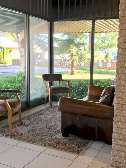 More Photos Of 707 24th Ave SW, Norman Medical For Lease