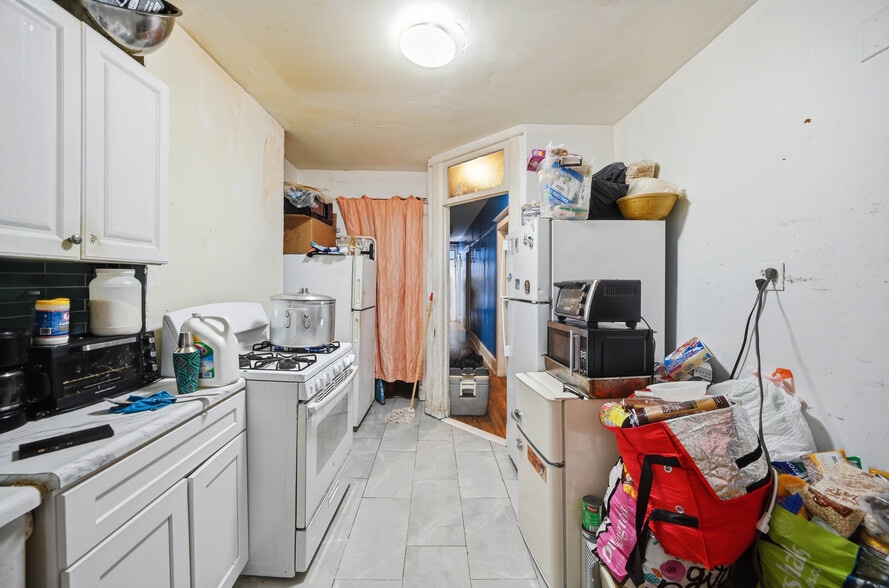 More Photos Of 25 Saratoga Ave, Yonkers Apartments For Sale