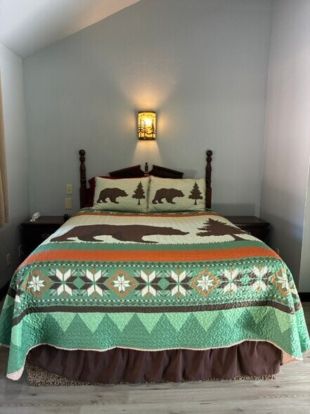 More Photos Of 4112 Redwood Dr, Redway Hotel For Sale