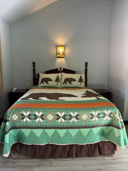 More Photos Of 4112 Redwood Dr, Redway Hotel For Sale