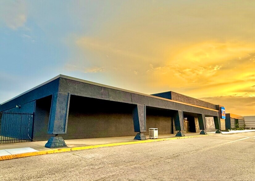 More Photos Of 2700 Miamisburg Centerville Rd, Dayton Department Store For Lease