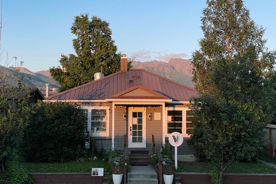 Primary Photo Of 927 S Cobb St, Palmer Restaurant For Sale