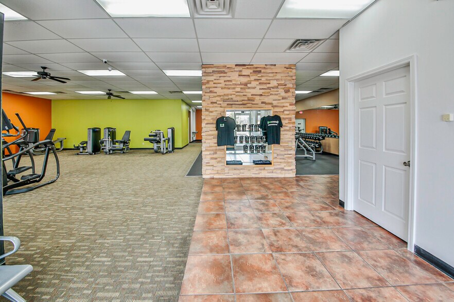 More Photos Of 203 E Military Rd, Marion Storefront Retail Office For Sale